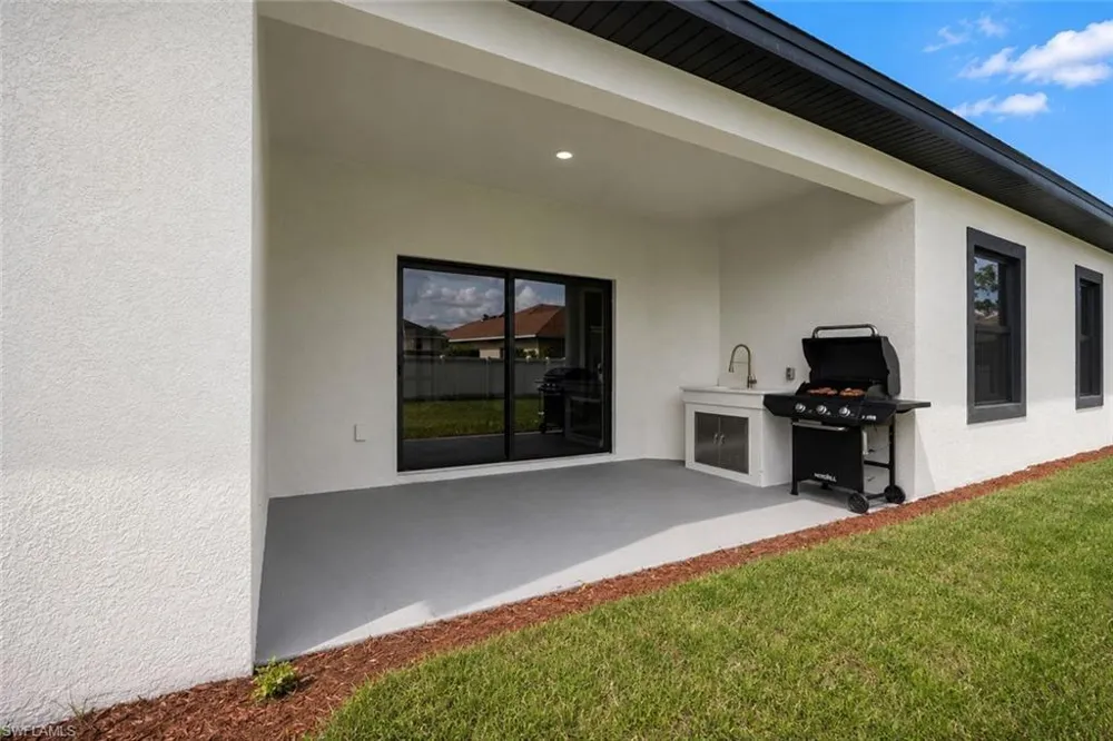 2040 Gerald Avenue North Port, FL 34286
