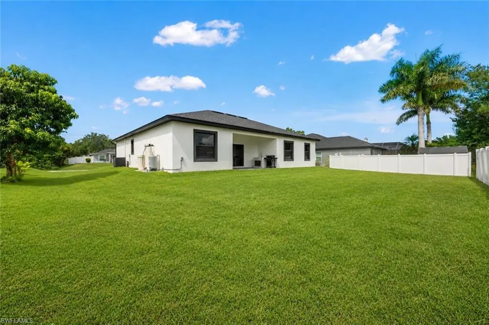 2040 Gerald Avenue North Port, FL 34286