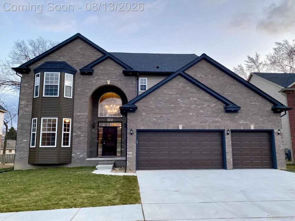 72 Arthur Drive Troy City, MI 48083