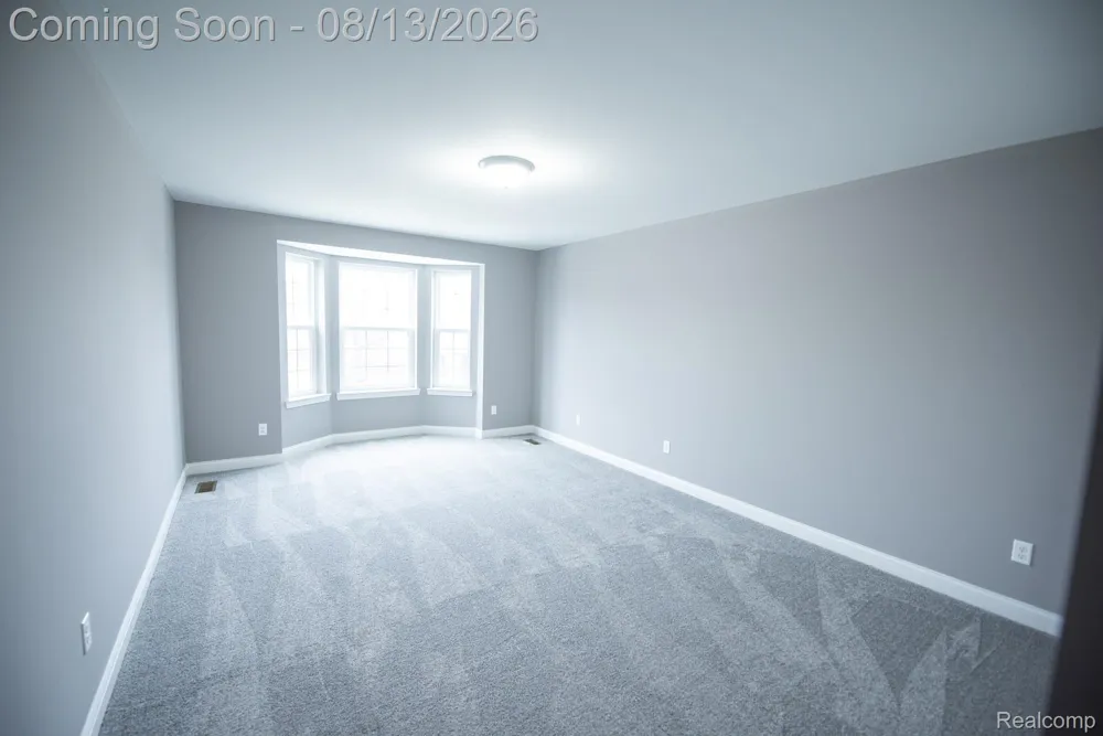 72 Arthur Drive Troy City, MI 48083