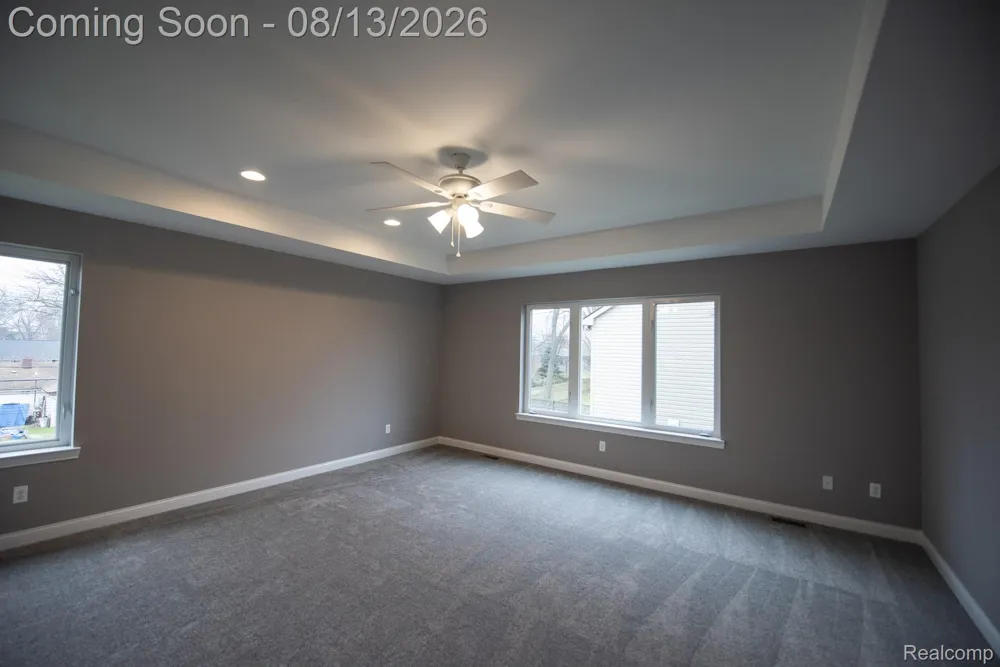 72 Arthur Drive Troy City, MI 48083