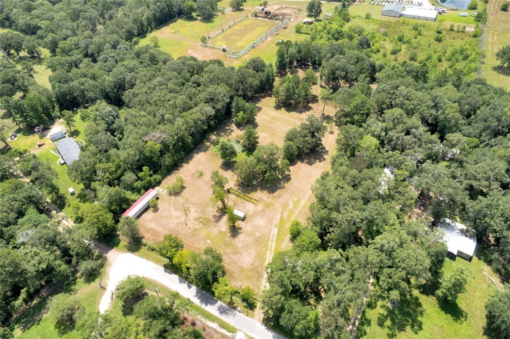 310 County Road 3280 Cleveland, TX 77327