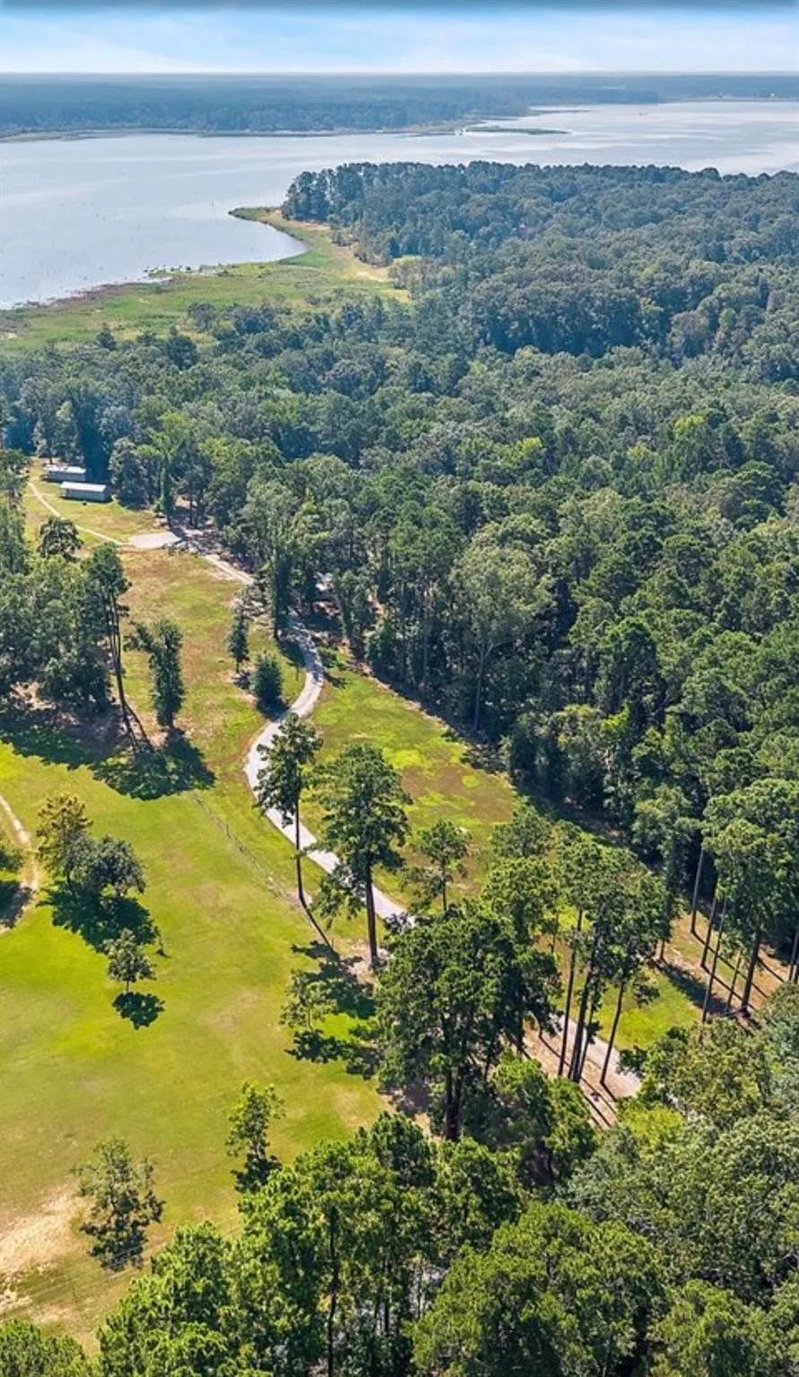 1601 County Road 489 Etoile, TX 75944