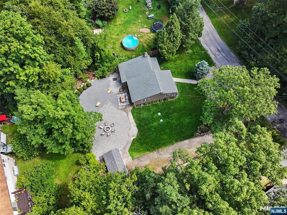 17 Birch Drive Vernon, NJ 07422