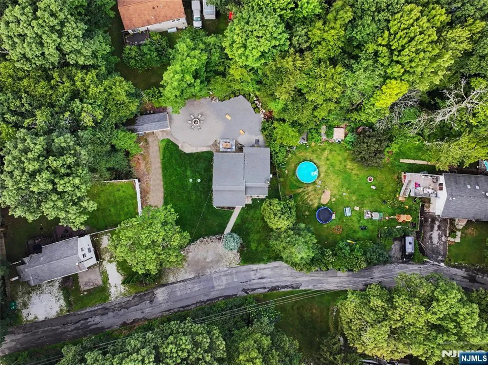 17 Birch Drive Vernon, NJ 07422