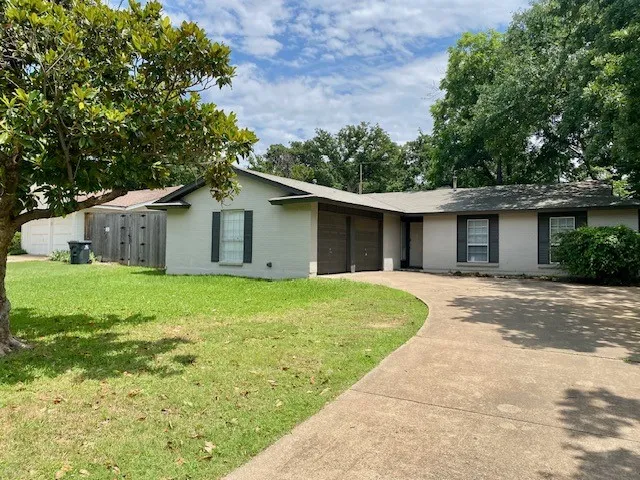 2714 Buffalo Drive Arlington, TX 76013