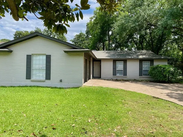 2714 Buffalo Drive Arlington, TX 76013