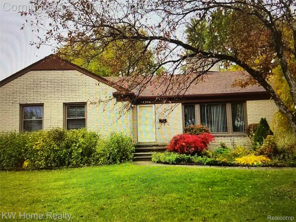 18550 Beechwood Street Roseville City, MI 48066
