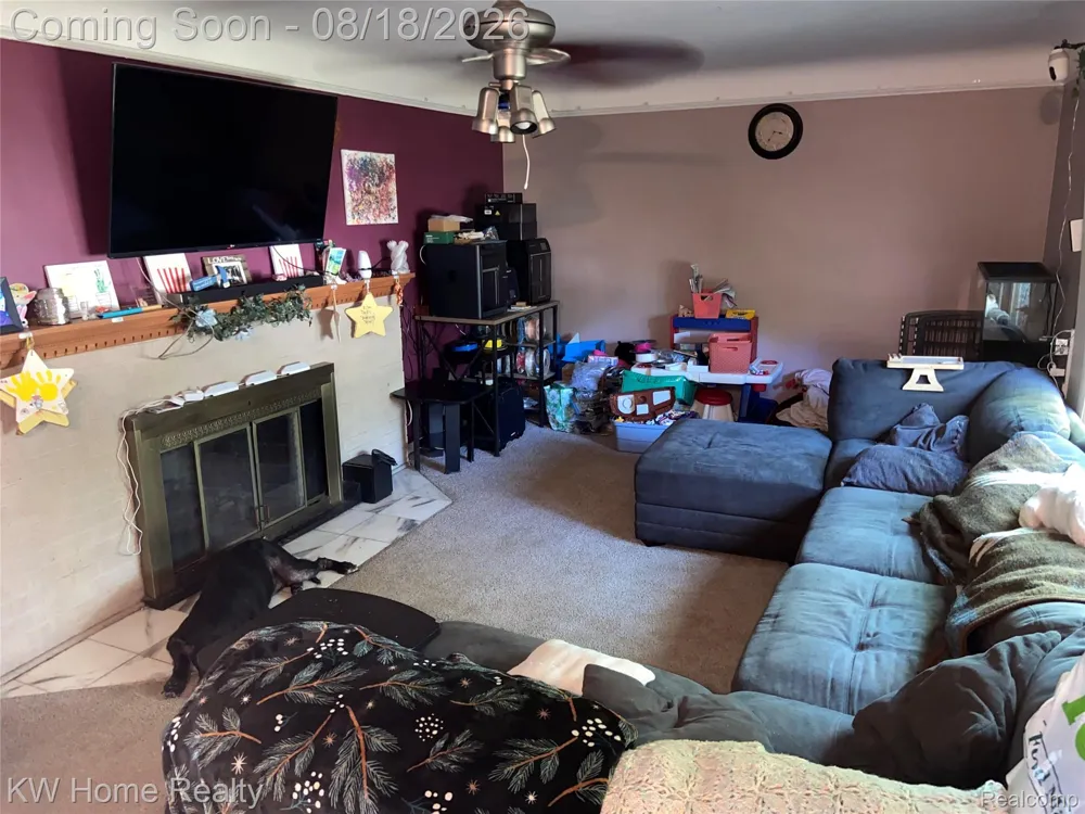 18550 Beechwood Street Roseville City, MI 48066