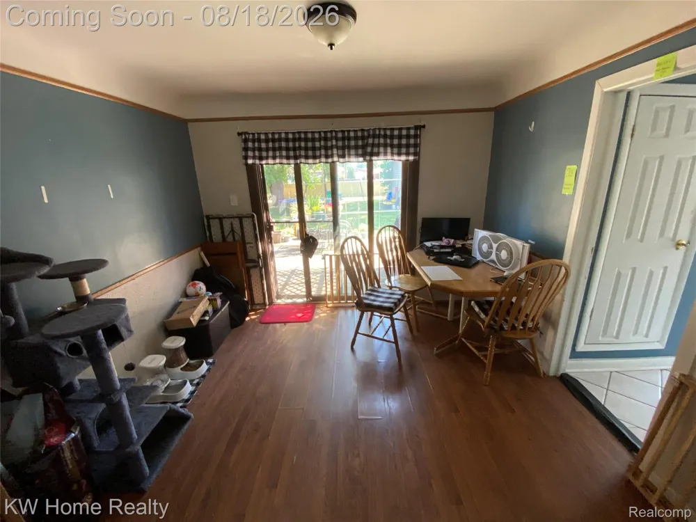 18550 Beechwood Street Roseville City, MI 48066