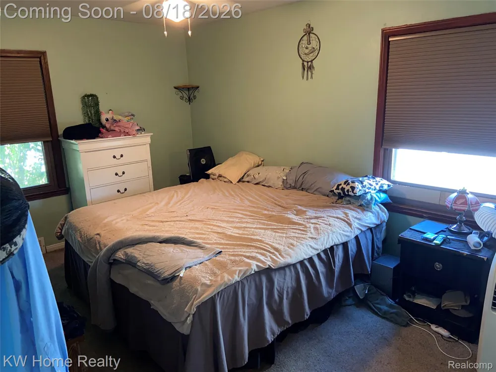18550 Beechwood Street Roseville City, MI 48066