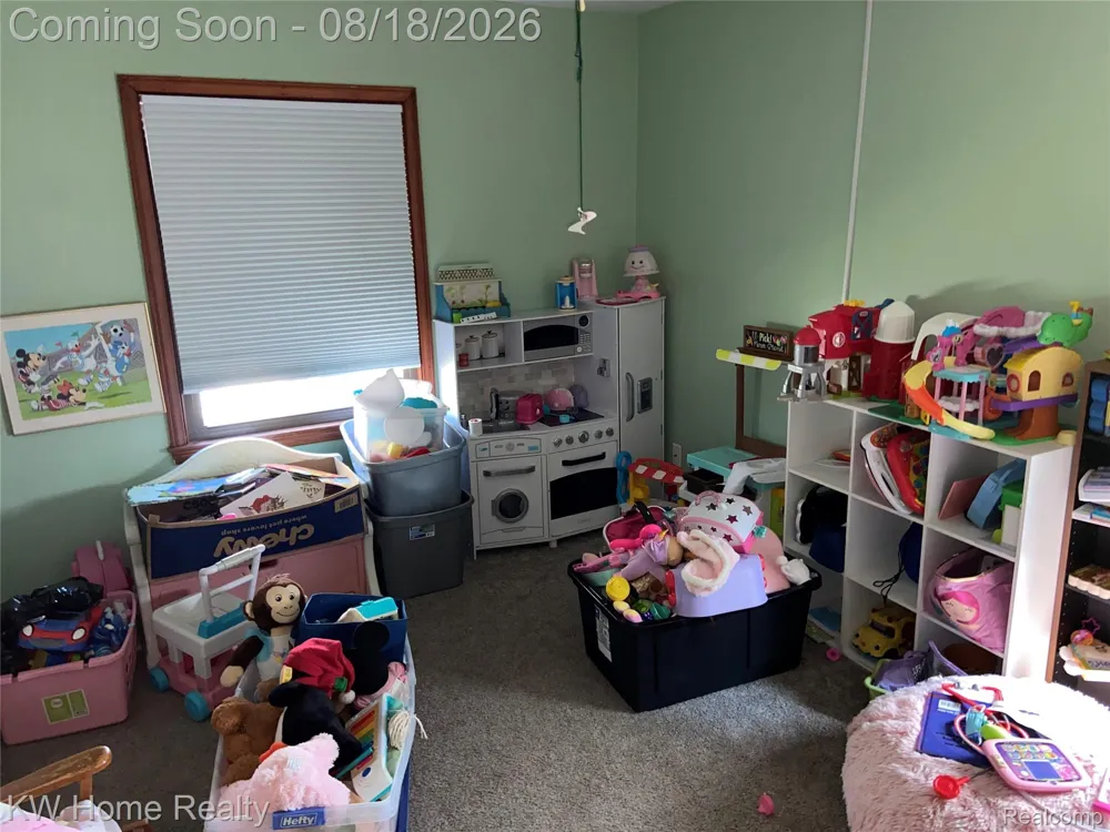 18550 Beechwood Street Roseville City, MI 48066