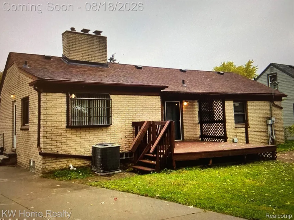 18550 Beechwood Street Roseville City, MI 48066