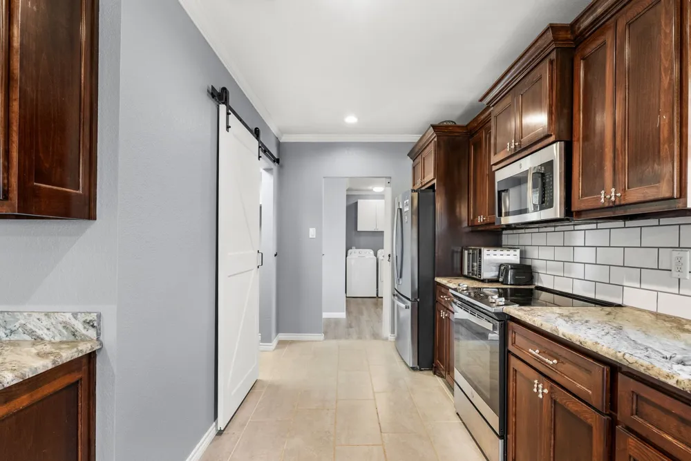 605 Dallas Street Winona, TX 75792