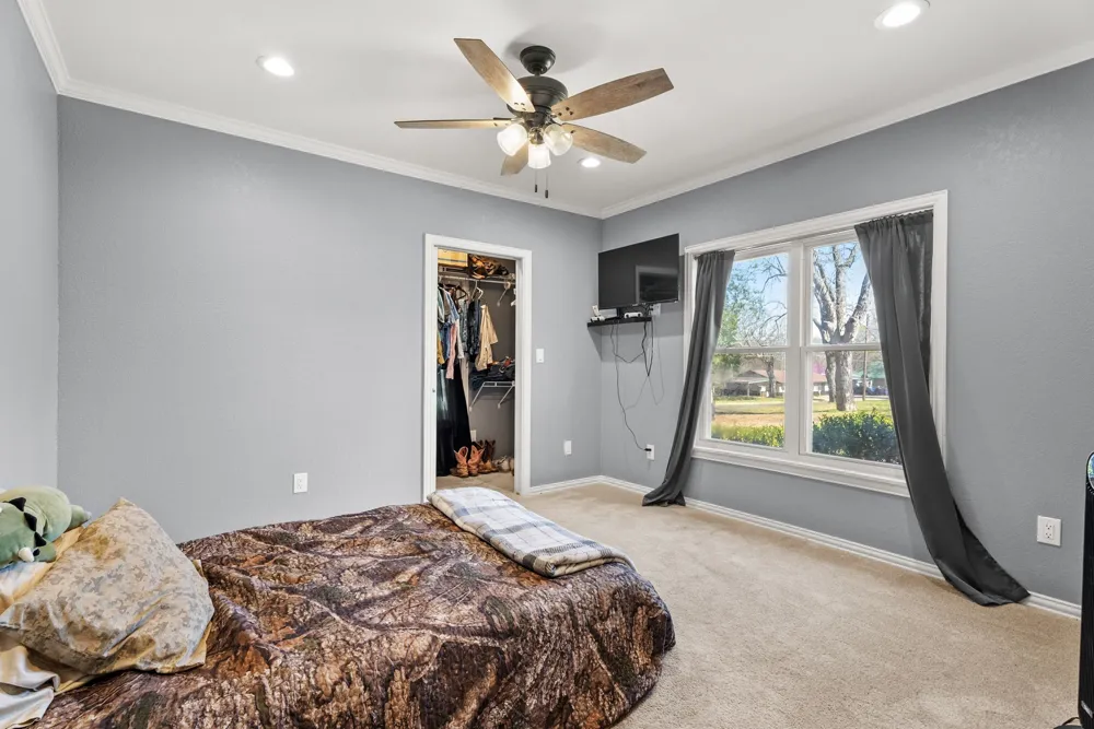 605 Dallas Street Winona, TX 75792