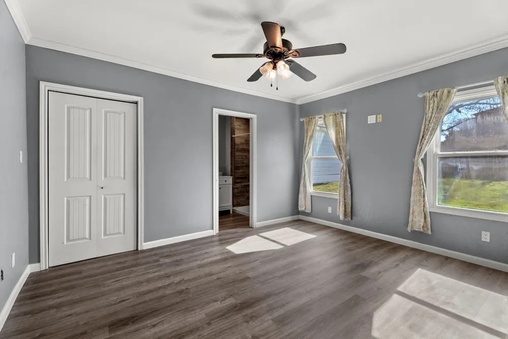 605 Dallas Street Winona, TX 75792