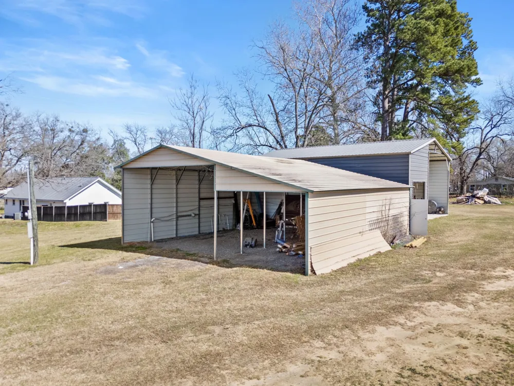 605 Dallas Street Winona, TX 75792