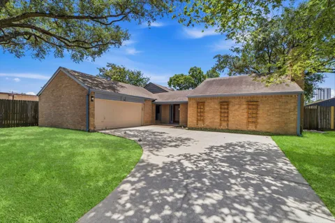 4330 Shady Springs Drive