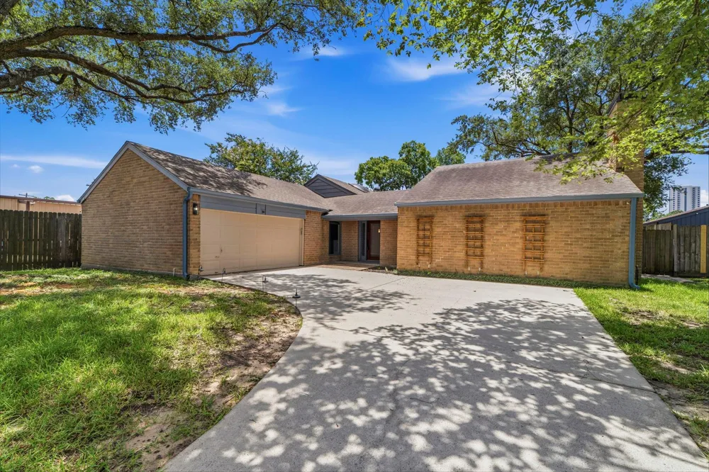 4330 Shady Springs Drive Seabrook, TX 77586