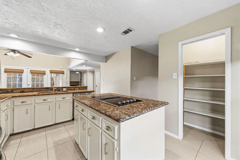 4330 Shady Springs Drive Seabrook, TX 77586