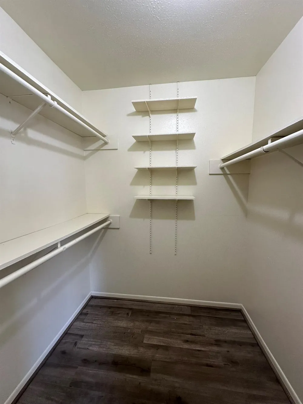 11702 Brighton Lane Meadows Place, TX 77477