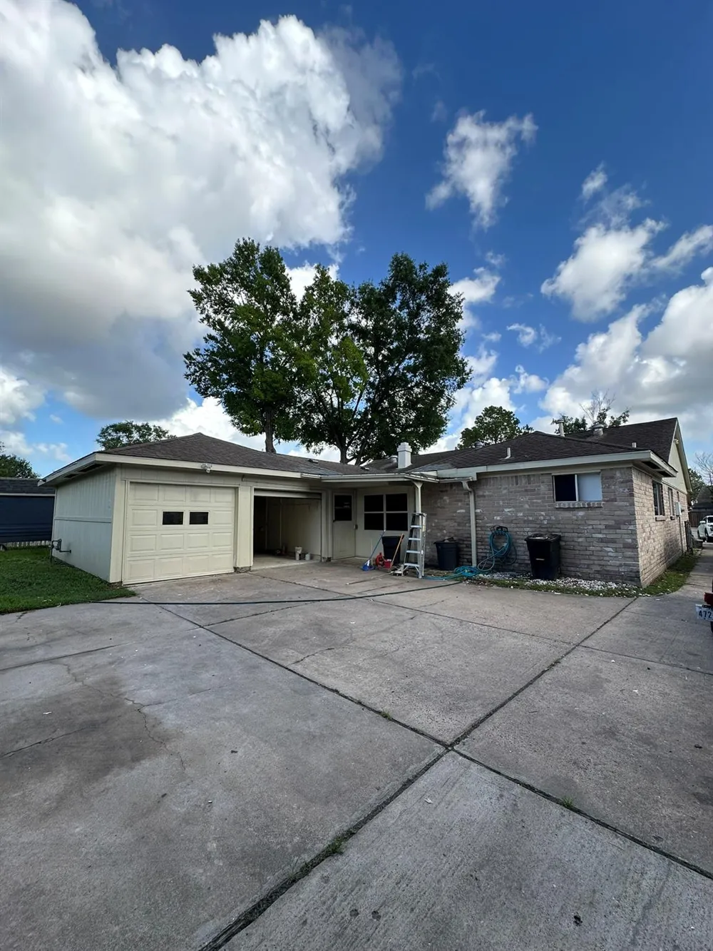 11702 Brighton Lane Meadows Place, TX 77477