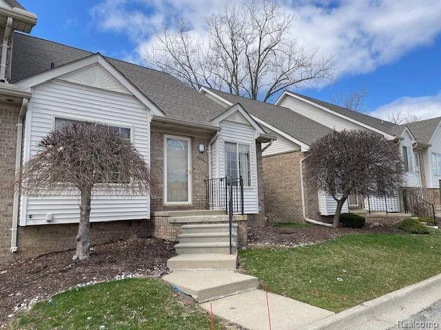 30885 LEE FRANK LANE Madison Heights City, MI 48071