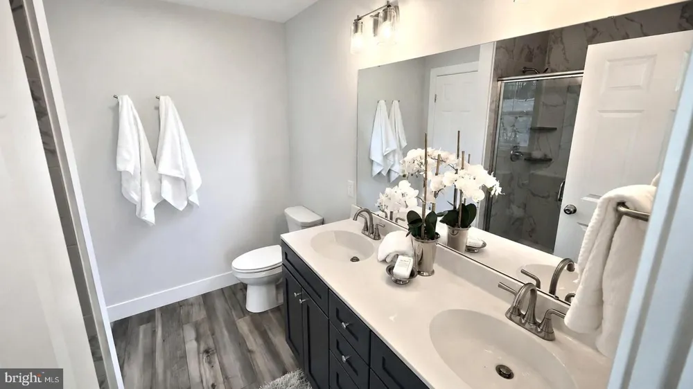 102 FLINT DRIVE Manheim, PA 17545
