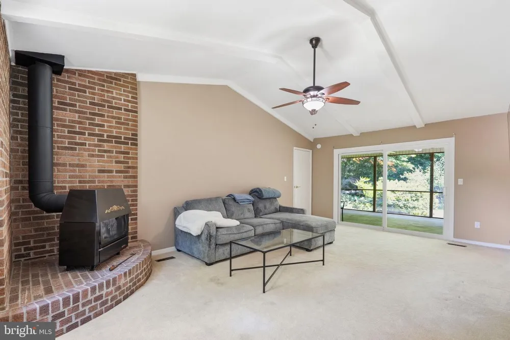 2202 JESTER COURT Reston, VA 20191