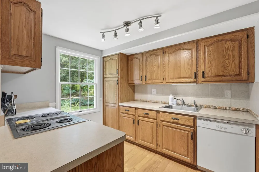 2202 JESTER COURT Reston, VA 20191