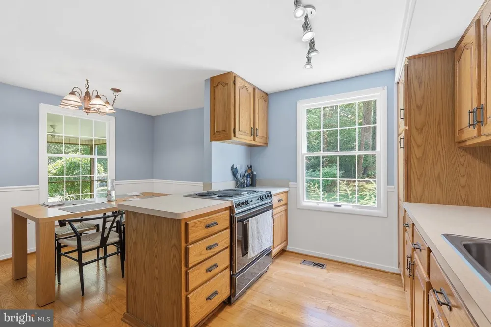 2202 JESTER COURT Reston, VA 20191