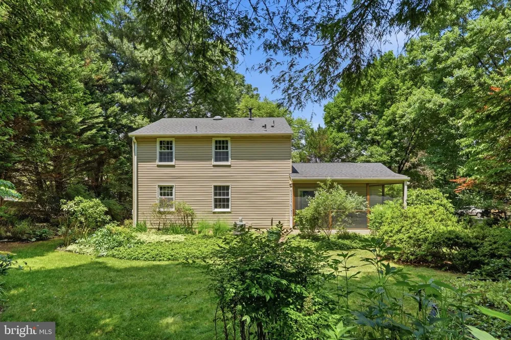 2202 JESTER COURT Reston, VA 20191