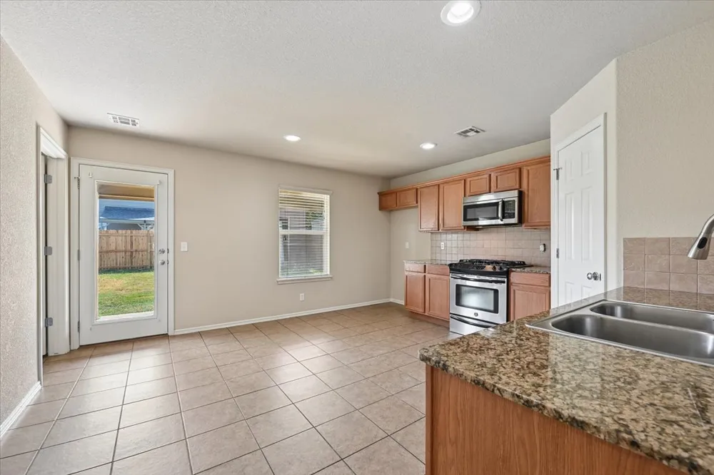 2709 20th Street Broken Arrow, OK 74012