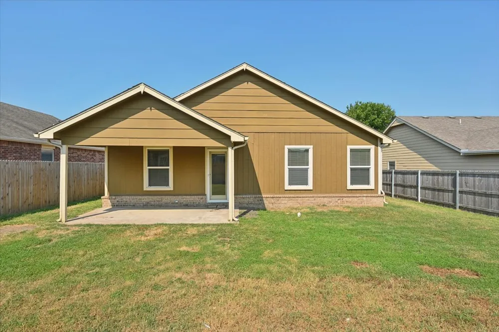 2709 20th Street Broken Arrow, OK 74012