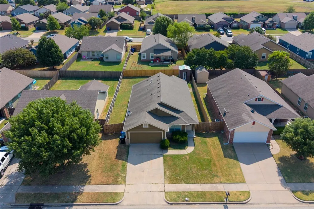 2709 20th Street Broken Arrow, OK 74012