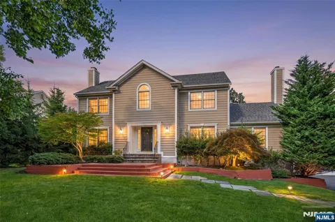 320 William Way