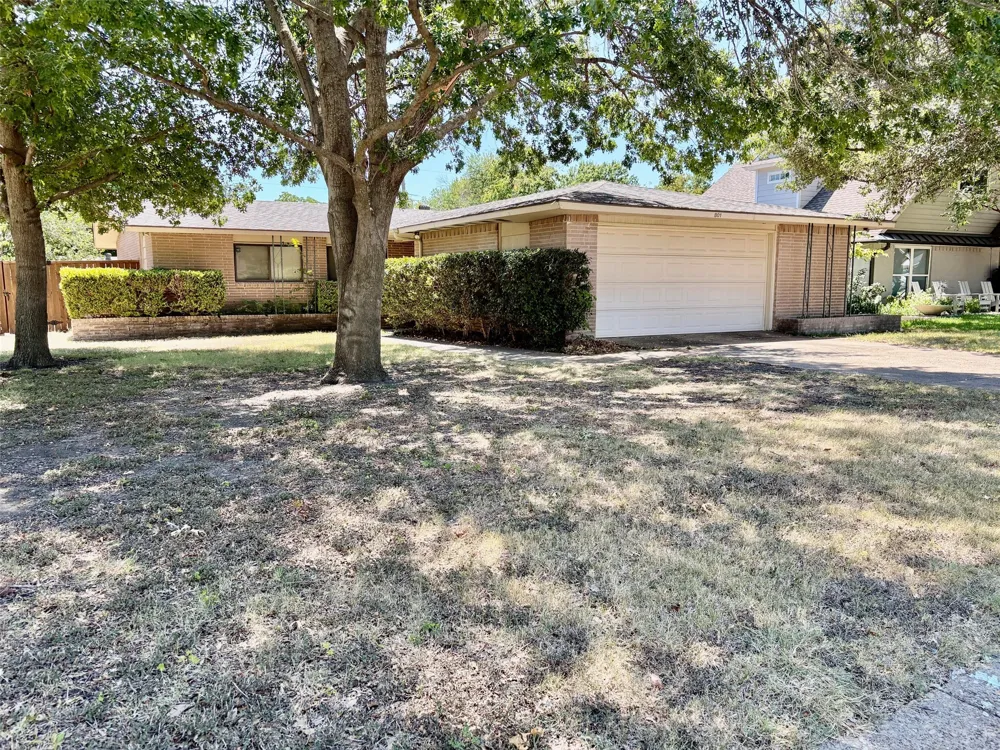 801 Kingswood Avenue Richardson, TX 75080