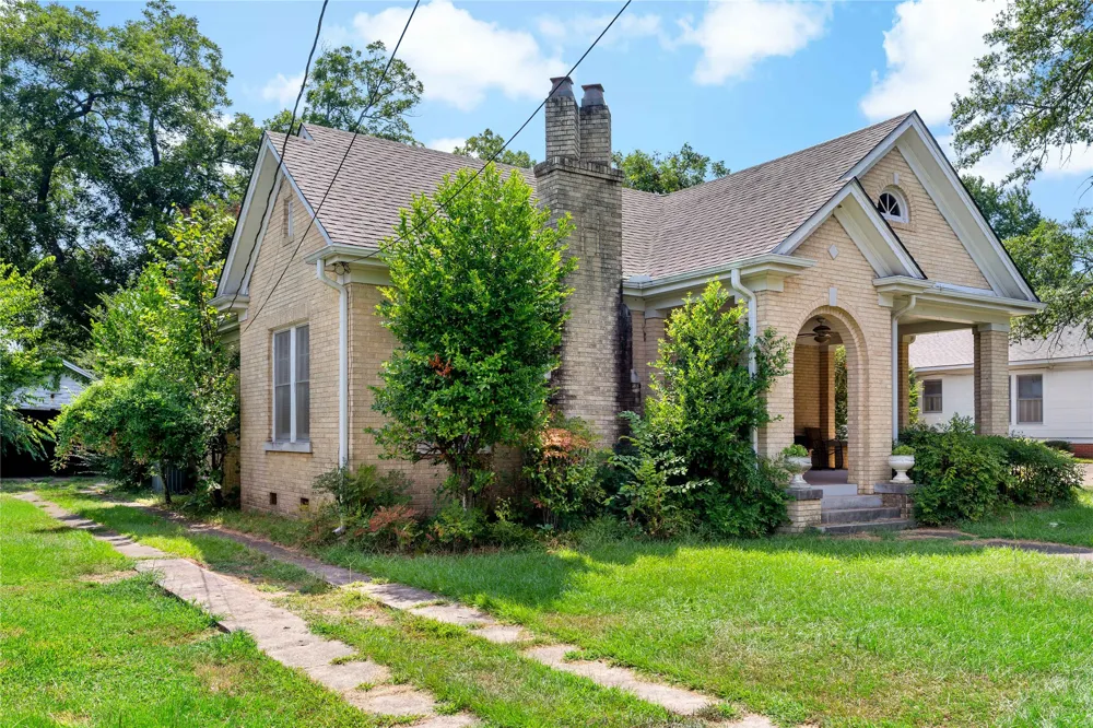 610 Fitzhugh Paris, TX 75460