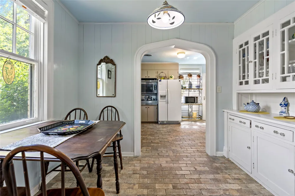 610 Fitzhugh Paris, TX 75460