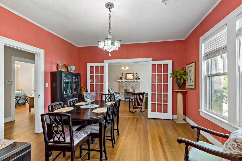 610 Fitzhugh Paris, TX 75460