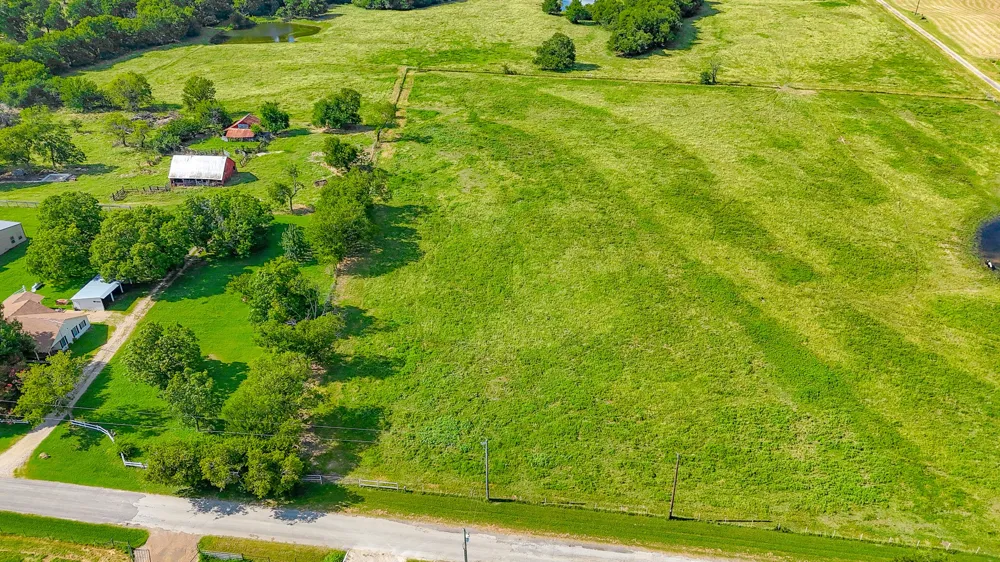 NW CR 0150 Ennis, TX 75119
