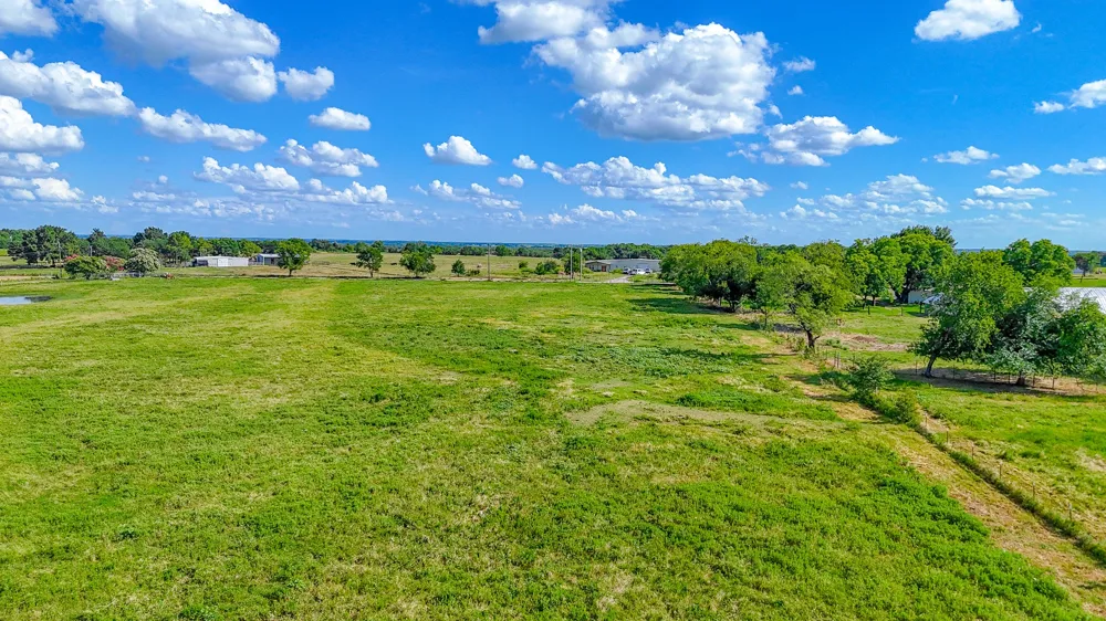 NW CR 0150 Ennis, TX 75119