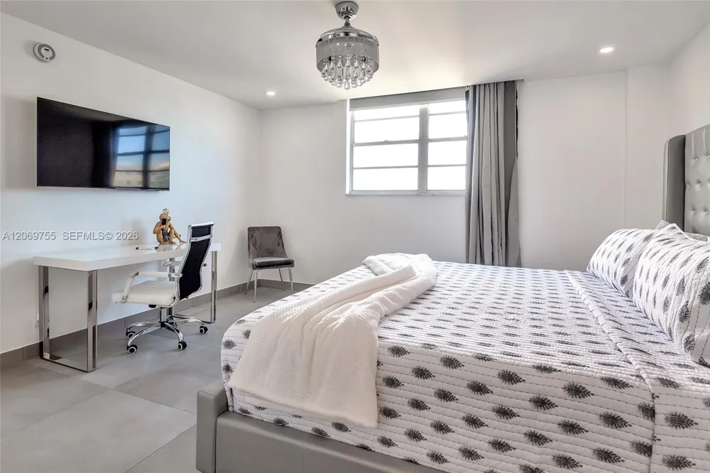 4001 S Ocean Dr #14H Hollywood, FL 33019