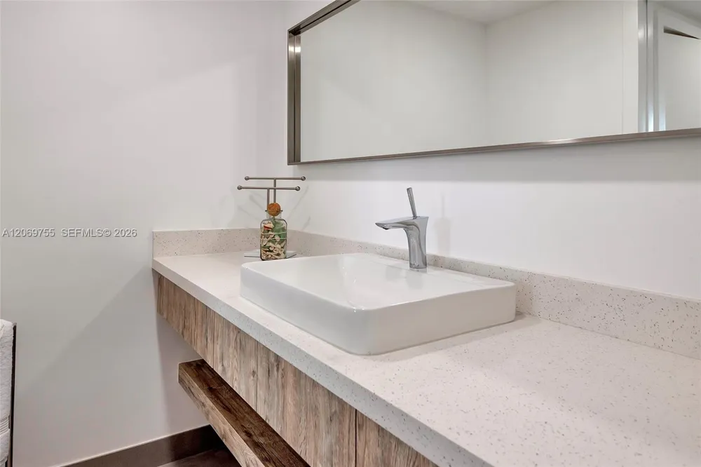 4001 S Ocean Dr #14H Hollywood, FL 33019