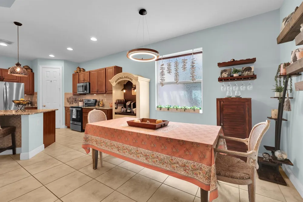 7414 OAKRIDGE PLACE Vero Beach, FL 32966
