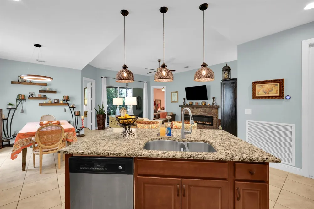 7414 OAKRIDGE PLACE Vero Beach, FL 32966