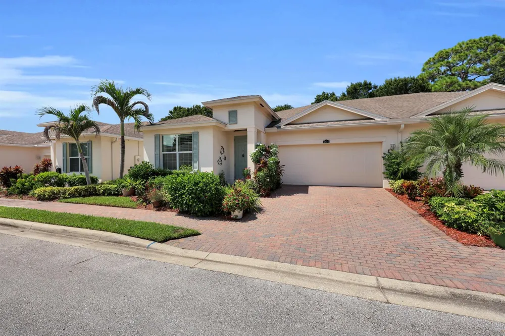 7414 OAKRIDGE PLACE Vero Beach, FL 32966
