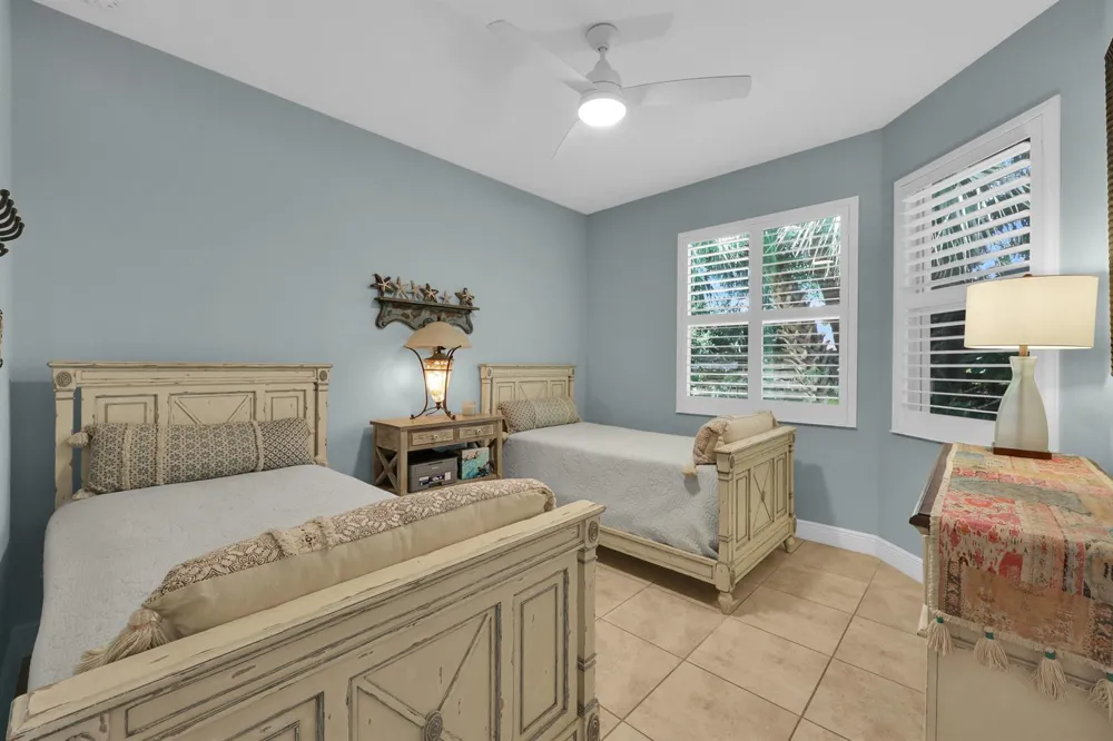 7414 OAKRIDGE PLACE Vero Beach, FL 32966