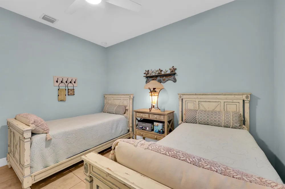 7414 OAKRIDGE PLACE Vero Beach, FL 32966
