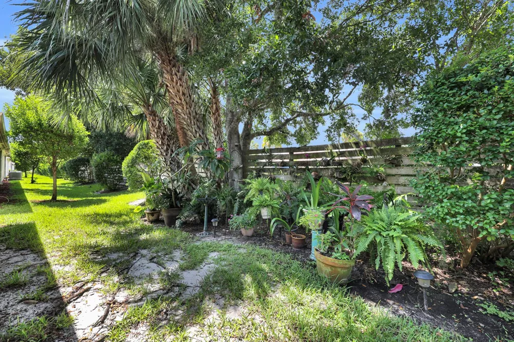 7414 OAKRIDGE PLACE Vero Beach, FL 32966